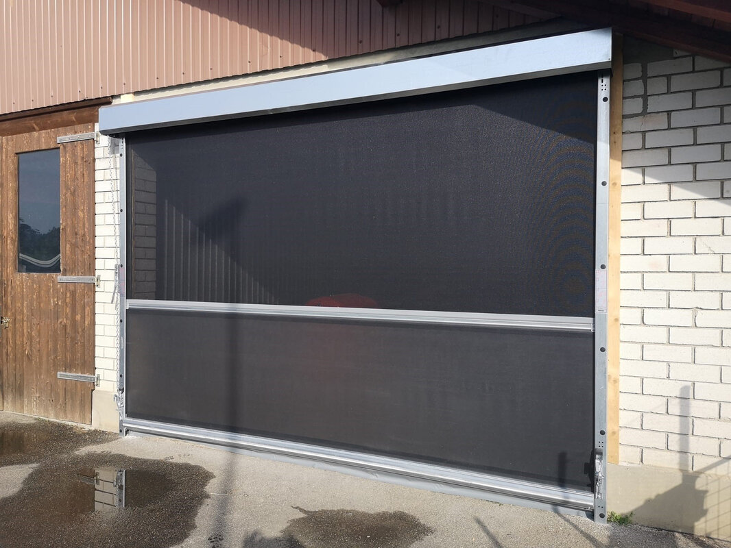 Electric Rollerdoor PLUS, height 3.10 m width 5.00 m, with guide rails and middle rolling tube system