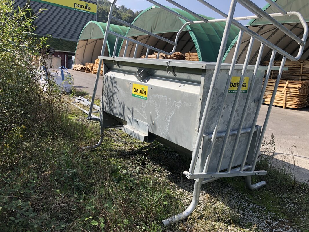 Concentrate Feeder with Calf Creep with fencing surround